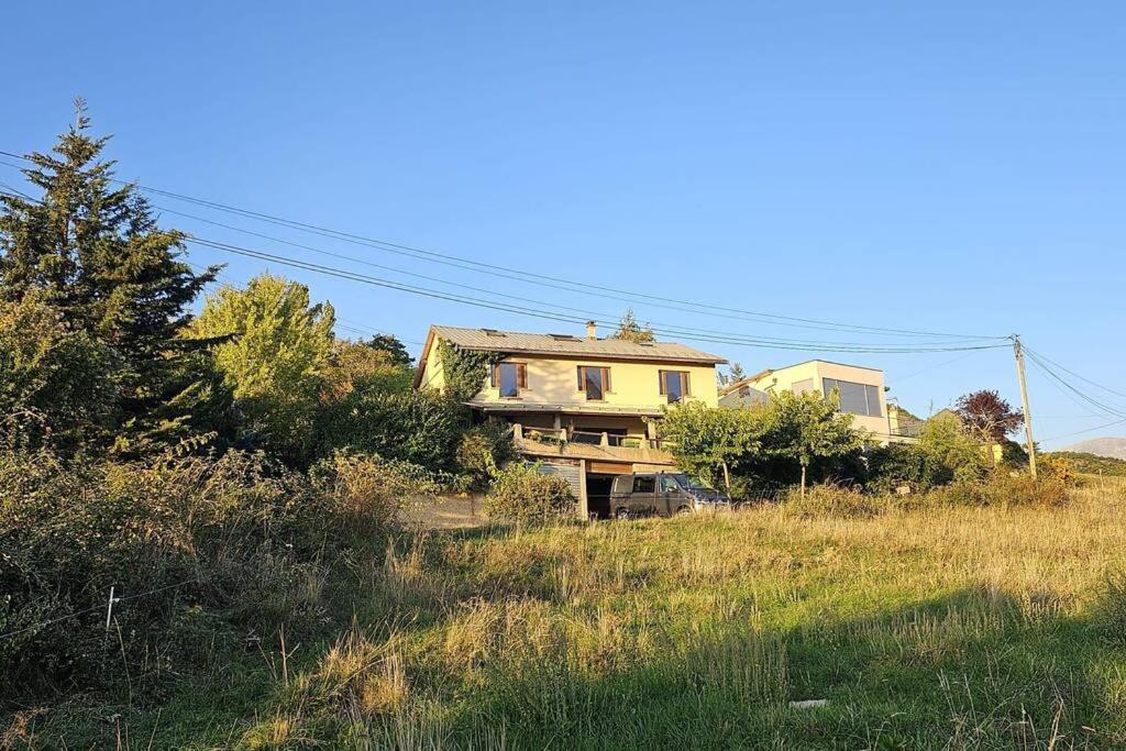 Le Cosy Du Plongeoir - T2 Neuf Avec Vue Sur Le Lac De Serre Poncon Et Grande Terrasse Avec Jardin Savines Dış mekan fotoğraf