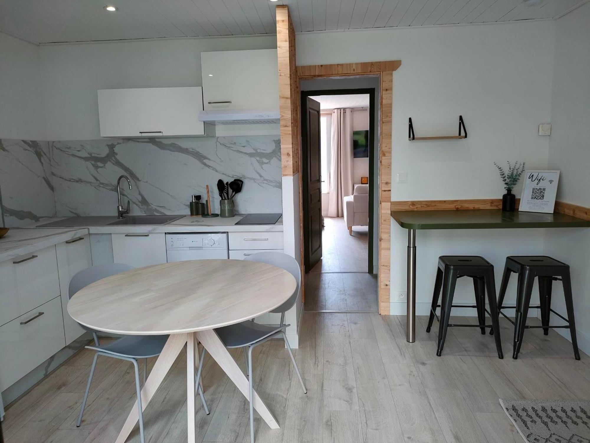 Le Cosy Du Plongeoir - T2 Neuf Avec Vue Sur Le Lac De Serre Poncon Et Grande Terrasse Avec Jardin Savines Dış mekan fotoğraf