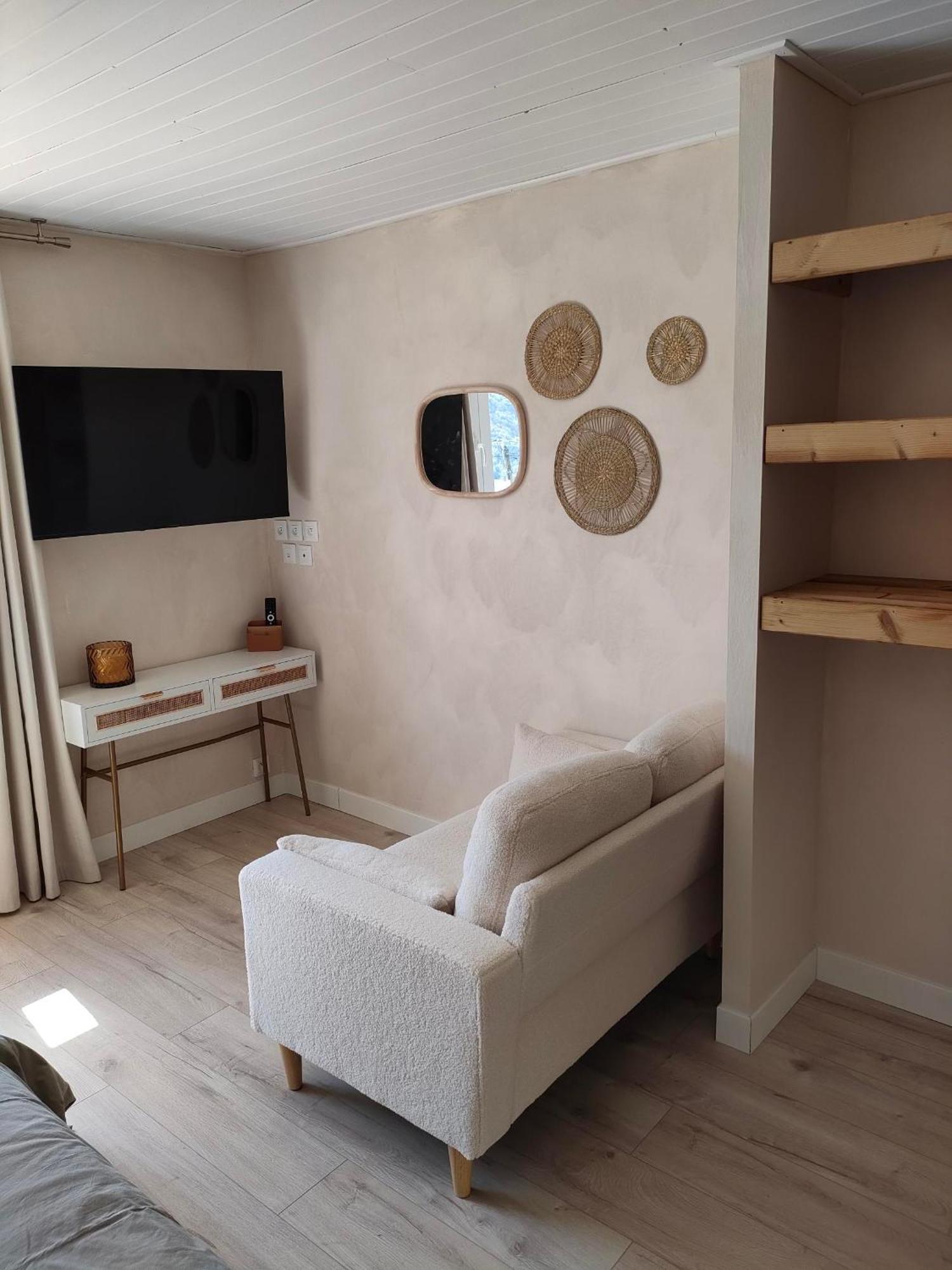 Le Cosy Du Plongeoir - T2 Neuf Avec Vue Sur Le Lac De Serre Poncon Et Grande Terrasse Avec Jardin Savines Dış mekan fotoğraf