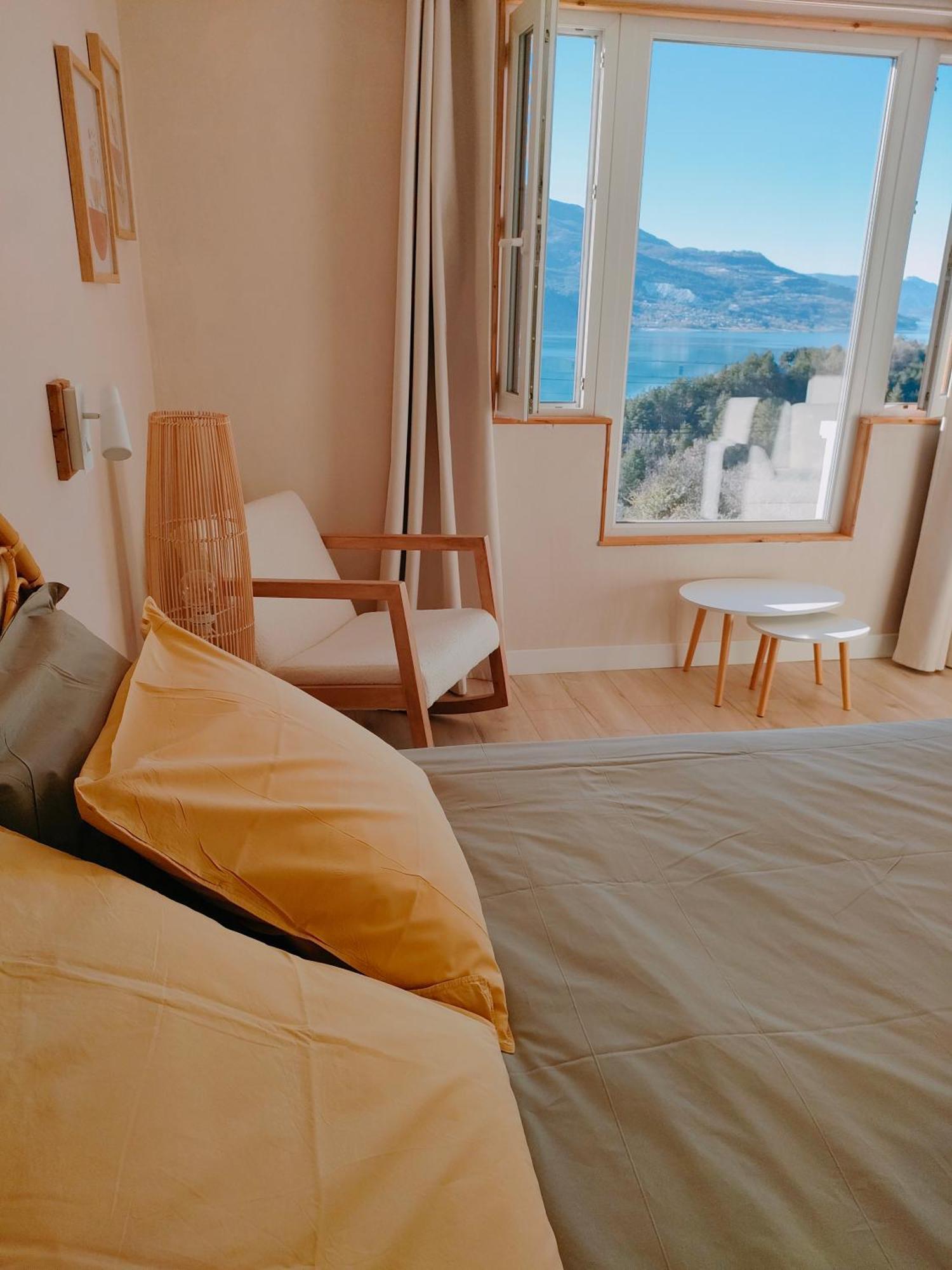 Le Cosy Du Plongeoir - T2 Neuf Avec Vue Sur Le Lac De Serre Poncon Et Grande Terrasse Avec Jardin Savines Dış mekan fotoğraf